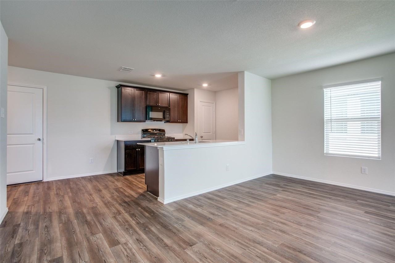 1809 River Crossing Dr - Photo 7 of 25