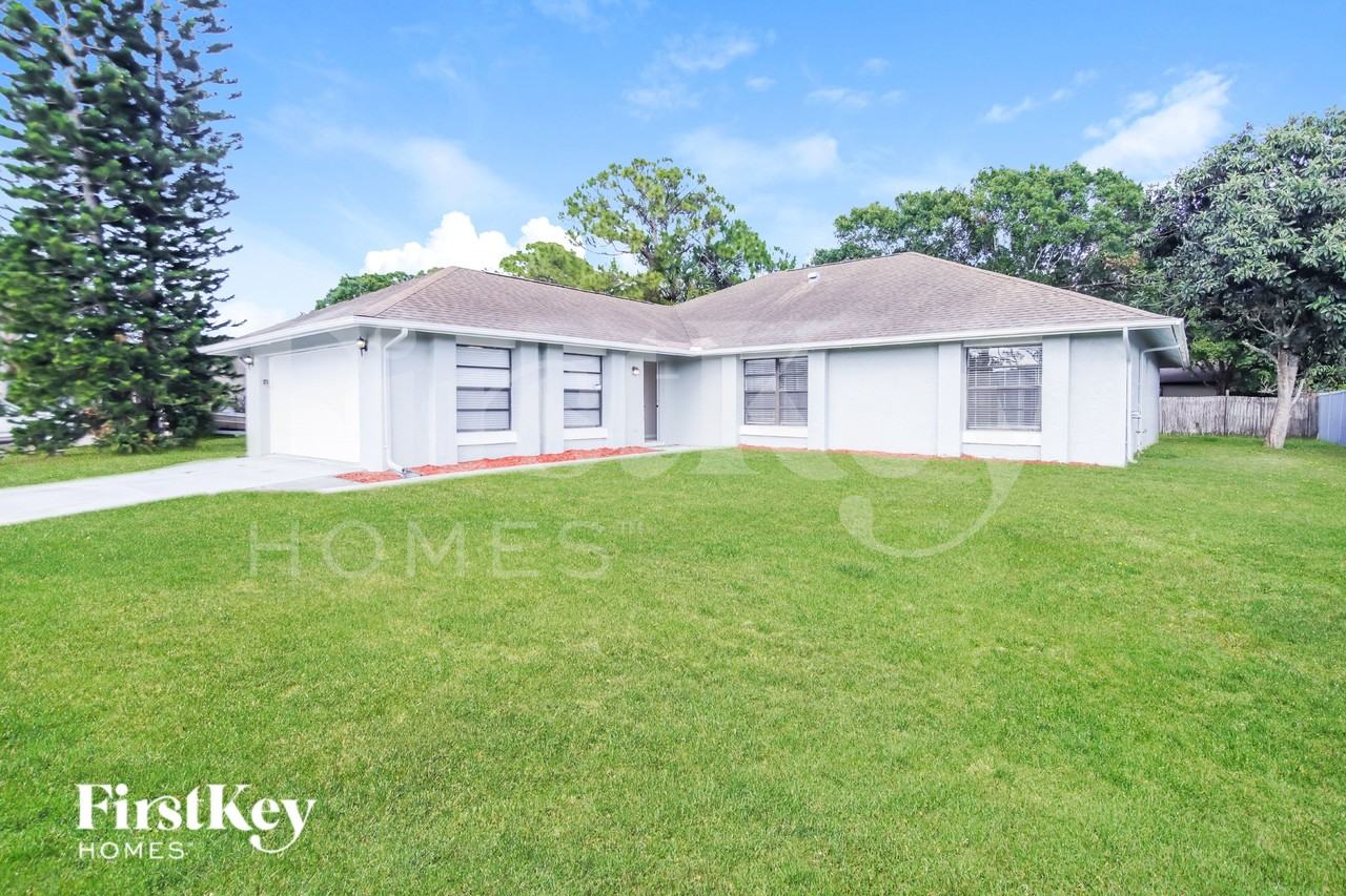 1377 Prum Ave Nw - Photo 2 of 19
