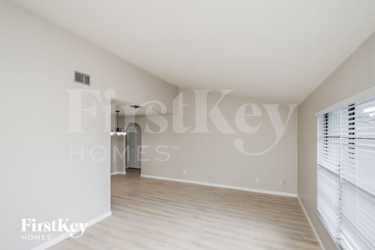 1377 Prum Ave Nw - Photo 5 of 19