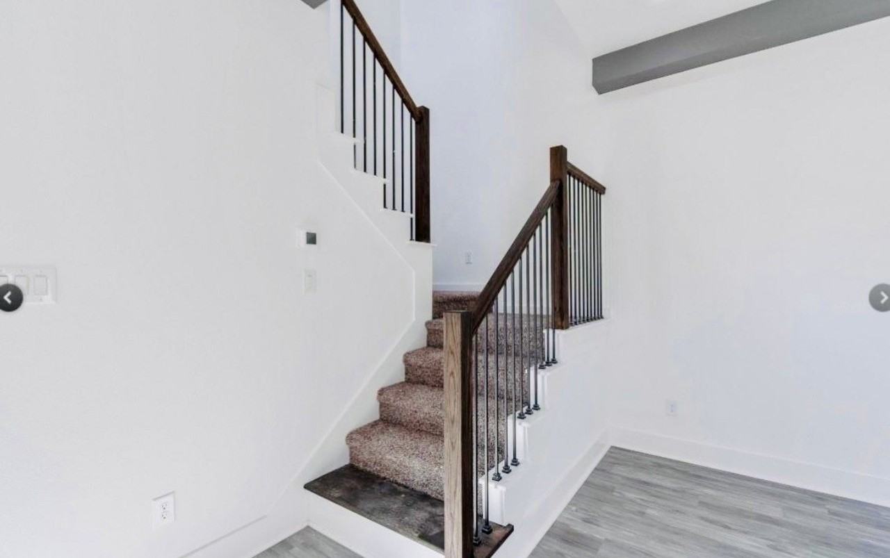2113 Wright St #B - Photo 3 of 10