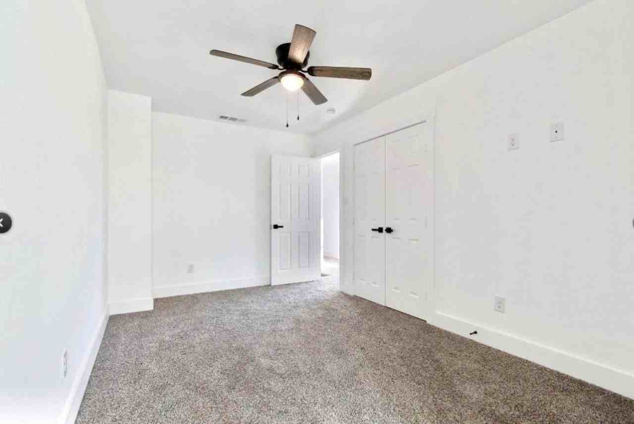 2113 Wright St #B - Photo 4 of 10