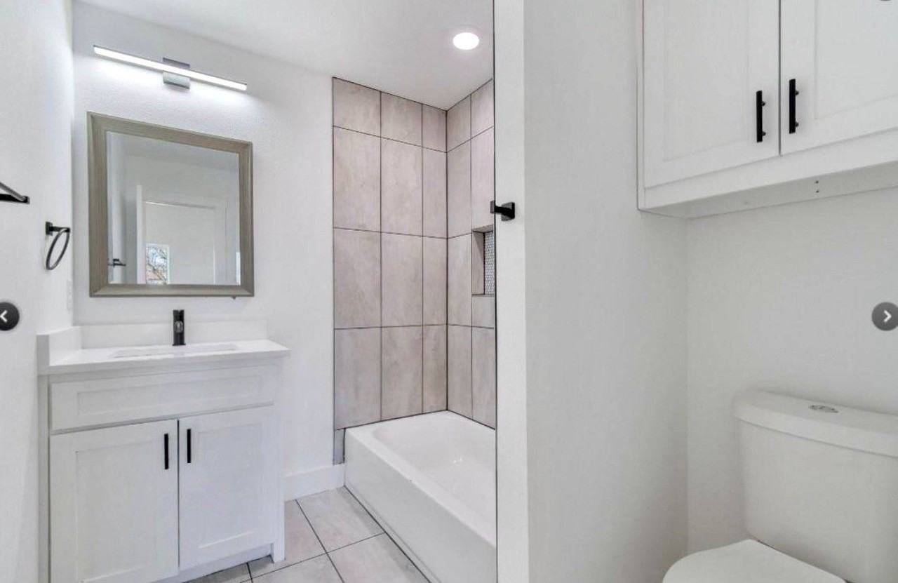 2113 Wright St #B - Photo 7 of 10