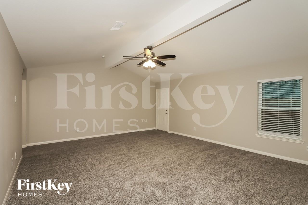 20703 Solstice Point Dr - Photo 3 of 19