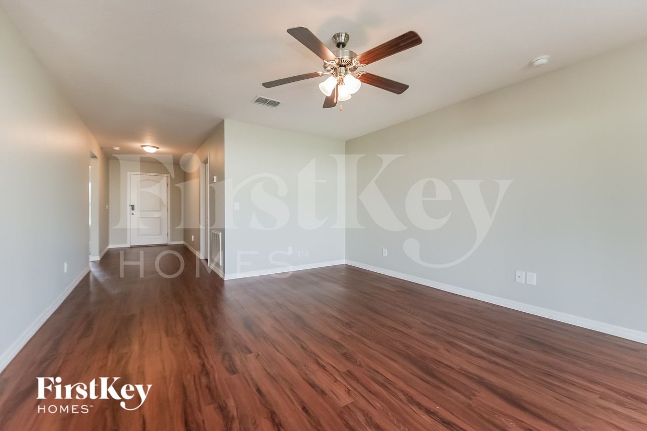 1544 Swan Lake Cir - Photo 4 of 16