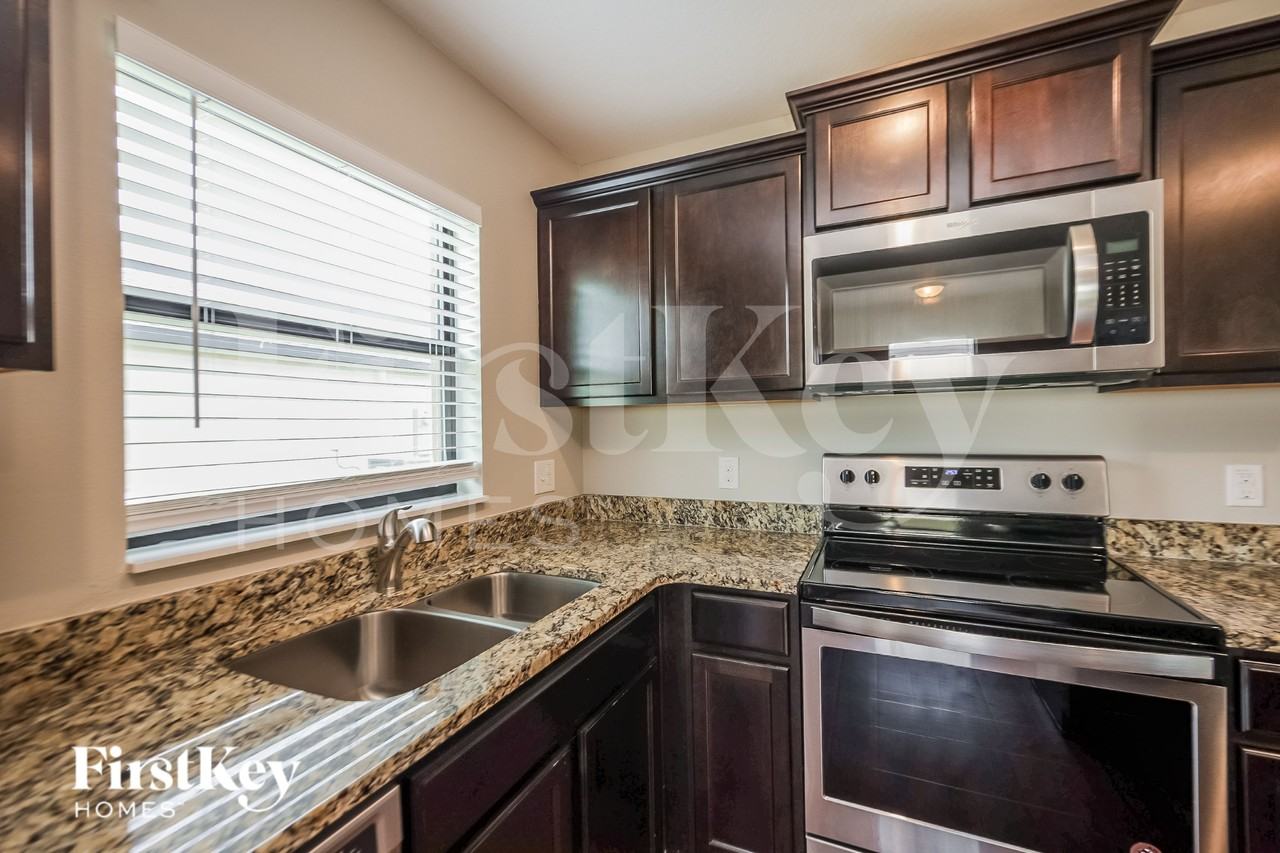 1544 Swan Lake Cir - Photo 5 of 16