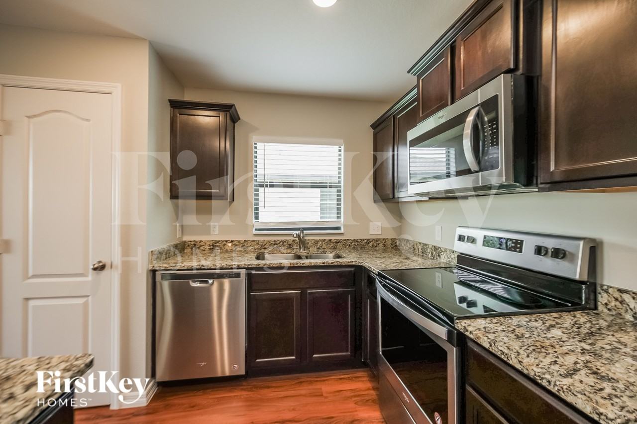 1544 Swan Lake Cir - Photo 6 of 16