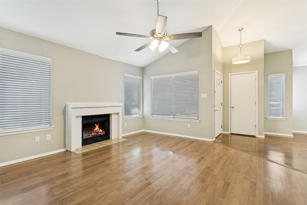 502 Harvest Hill St - Photo 4 of 15