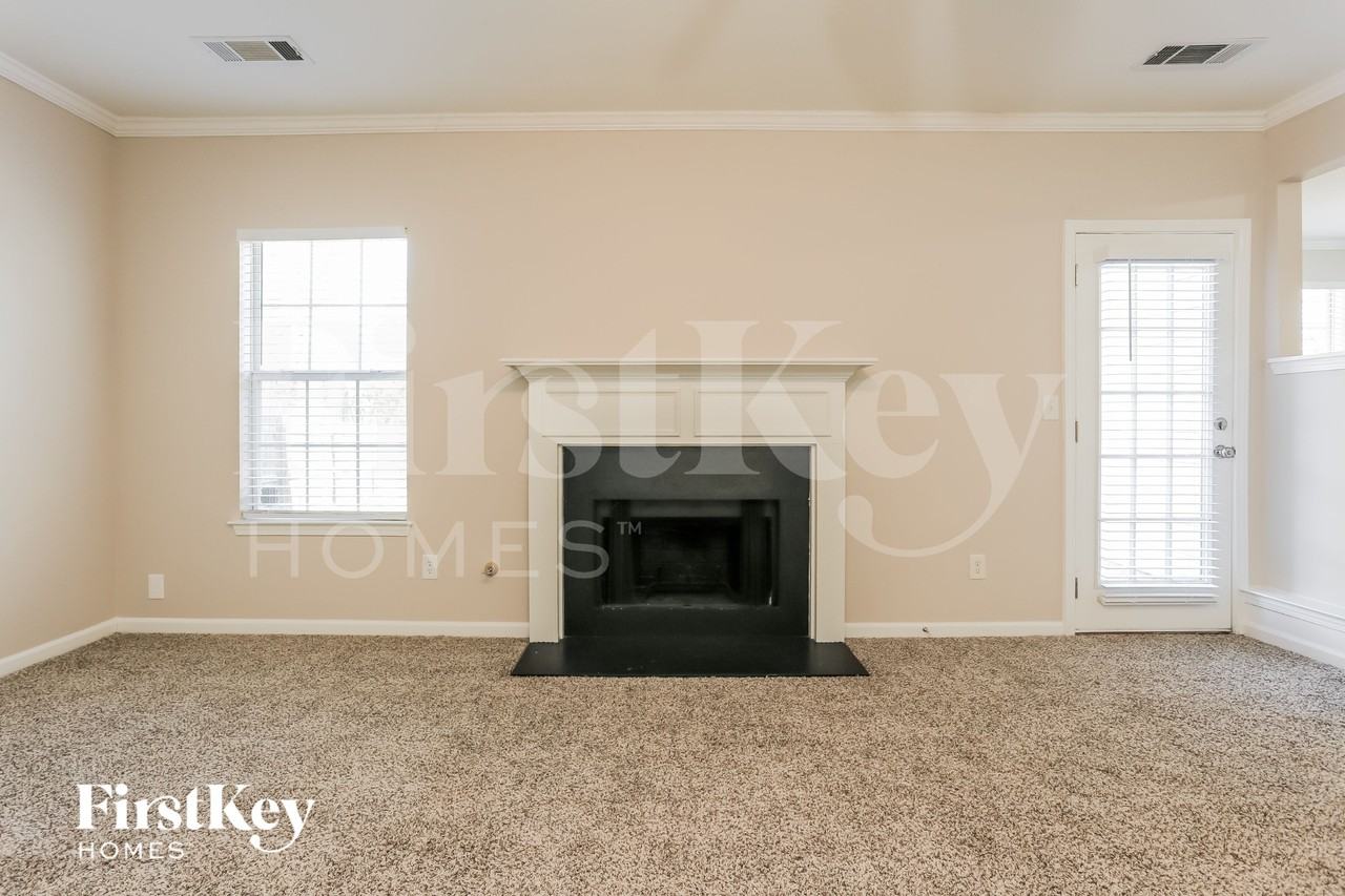 1688 Rice Sq - Photo 2 of 15