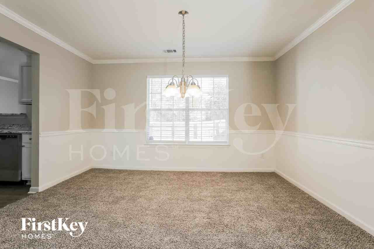 1688 Rice Sq - Photo 4 of 15