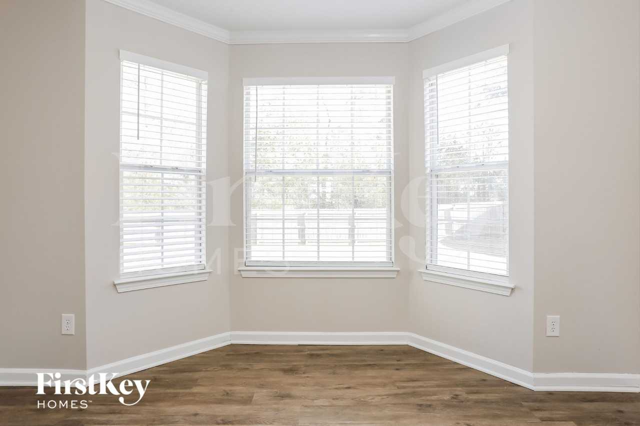 1688 Rice Sq - Photo 5 of 15