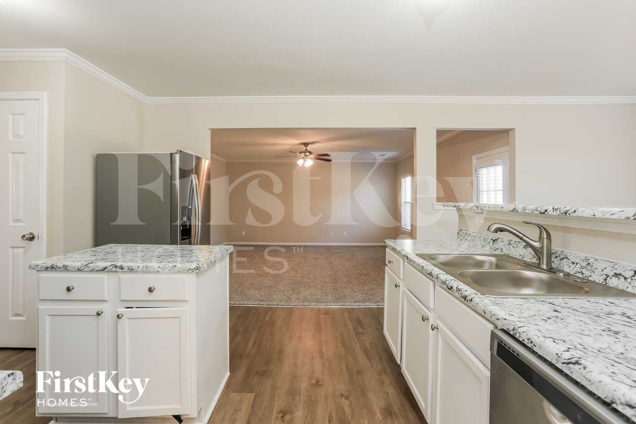 1688 Rice Sq - Photo 6 of 15
