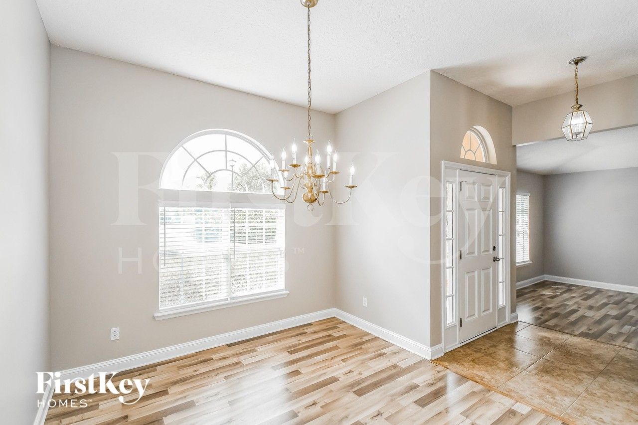 408 Spring Ridge Ct - Photo 5 of 16
