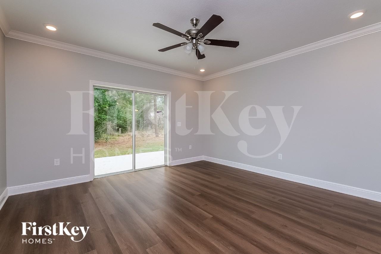 6177 Kinlock Ave - Photo 5 of 19