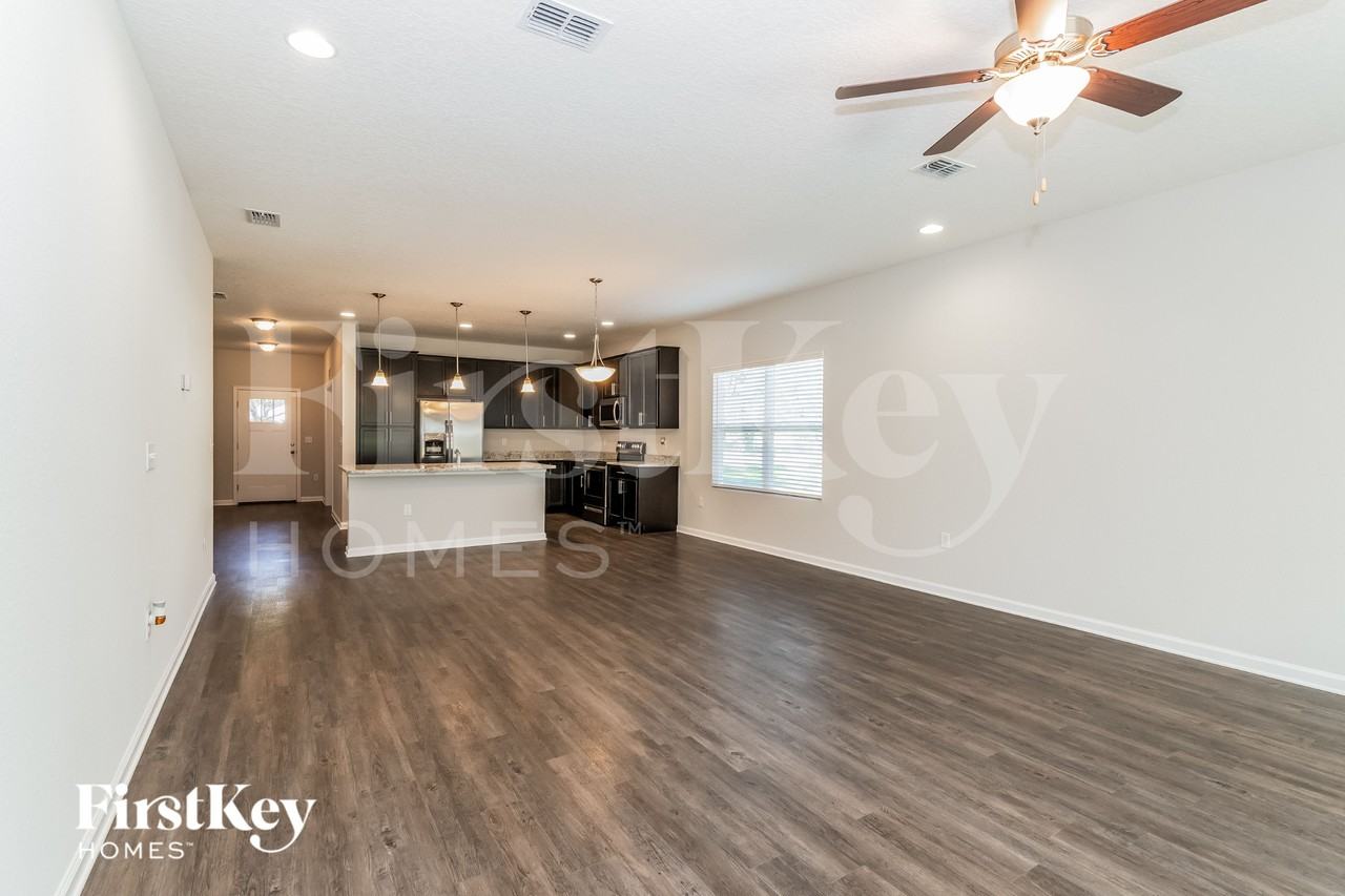 3241 Bowden Rd S - Photo 2 of 16