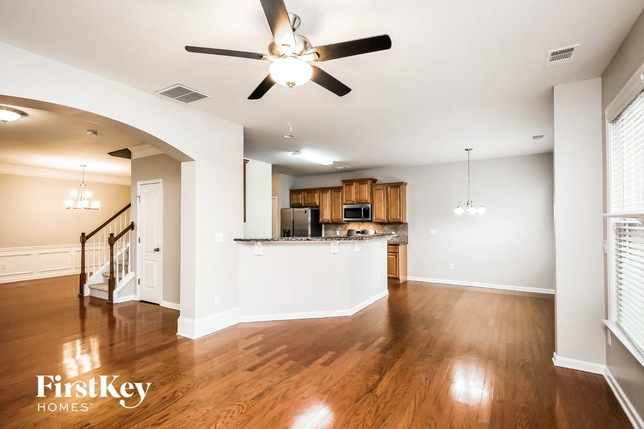3360 Archgate Ct - Photo 3 of 15