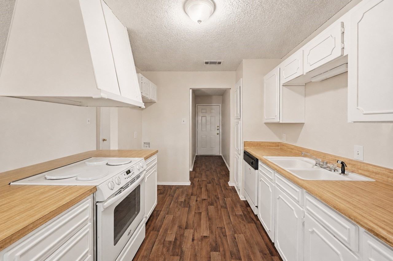 616 Reveille Rd - Photo 7 of 29