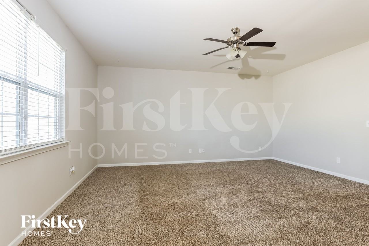 109 Longleaf Dr - Photo 3 of 18