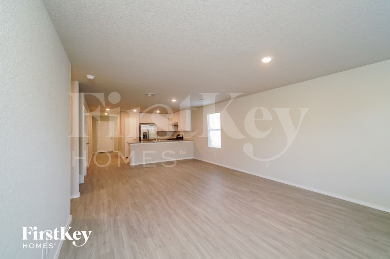 5309 Trellised Ln - Photo 5 of 15