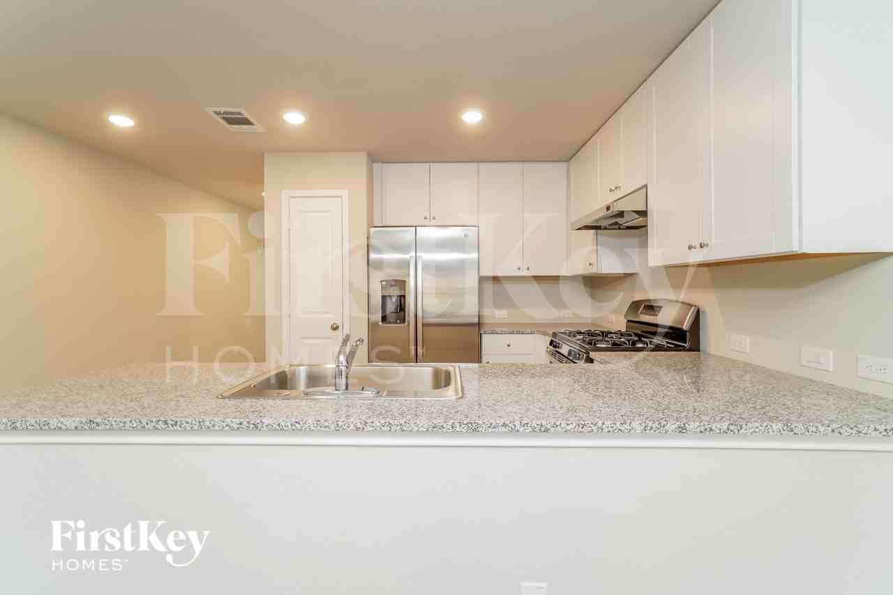 5309 Trellised Ln - Photo 6 of 15