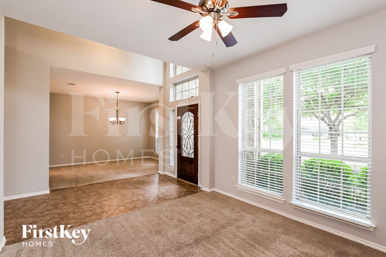 10402 Golden Hearth Ln - Photo 3 of 19