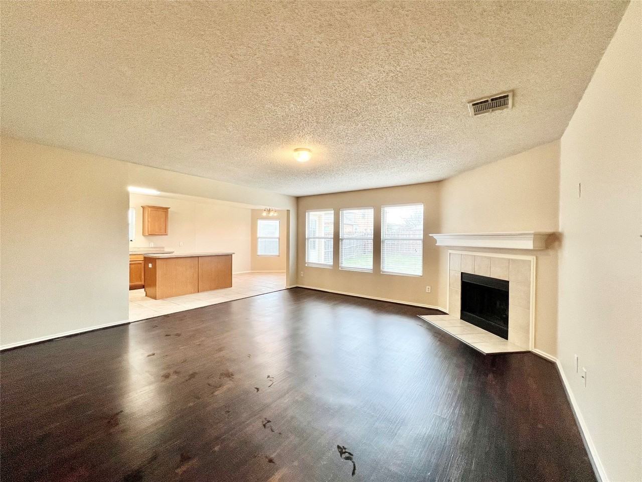 9925 George Washington Dr - Photo 3 of 29