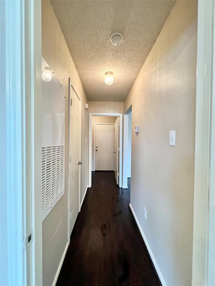 9925 George Washington Dr - Photo 5 of 29
