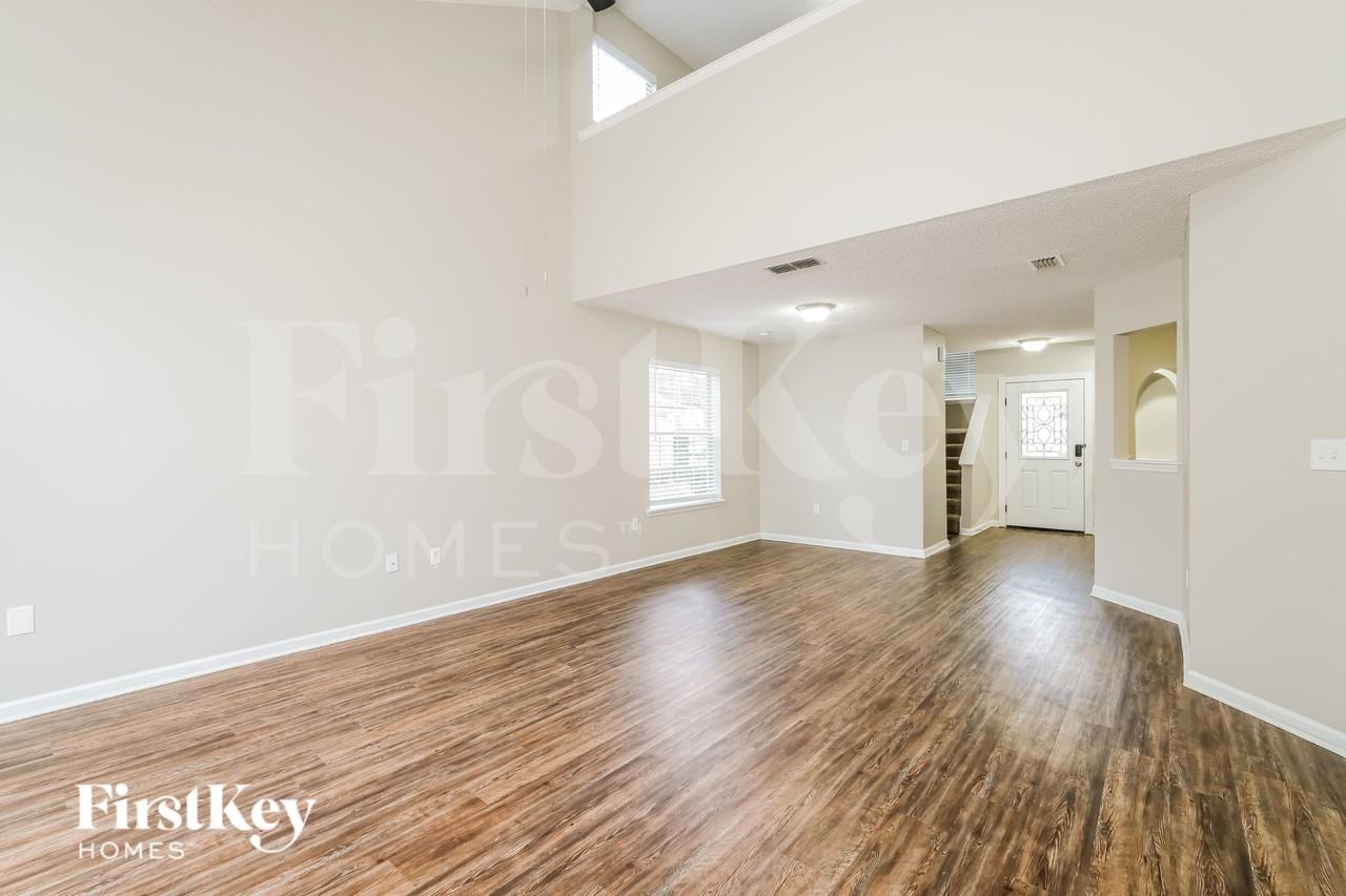 9515 Southbrook Dr - Photo 4 of 15