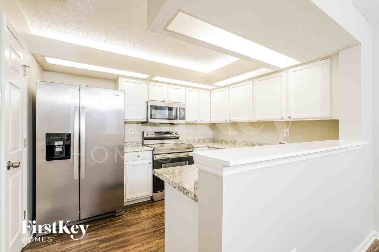 9515 Southbrook Dr - Photo 6 of 15
