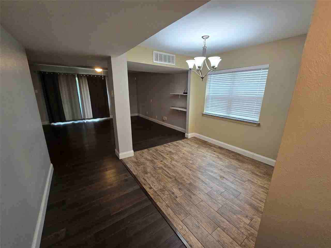 1630 Dell Oak Dr - Photo 2 of 22