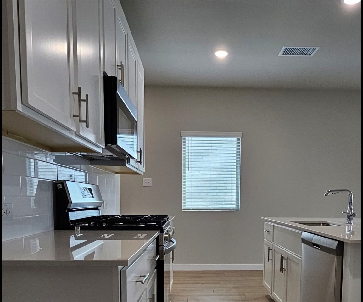 517 Green Grass Dr - Photo 4 of 21