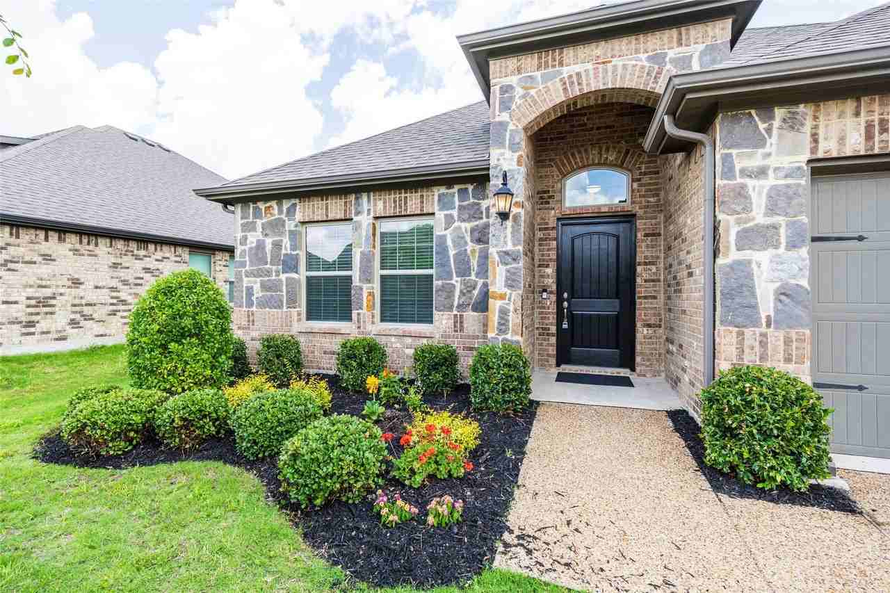 2817 Diamondback Dr - Photo 2 of 31