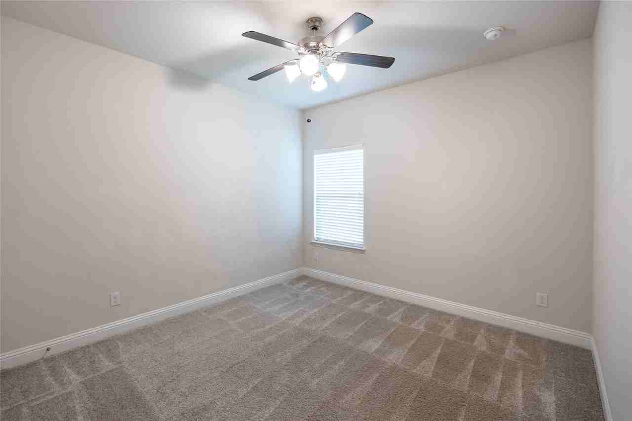 2817 Diamondback Dr - Photo 6 of 31