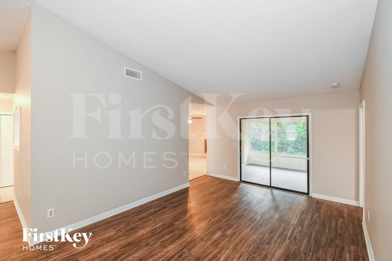 798 Gilda Dr - Photo 5 of 18