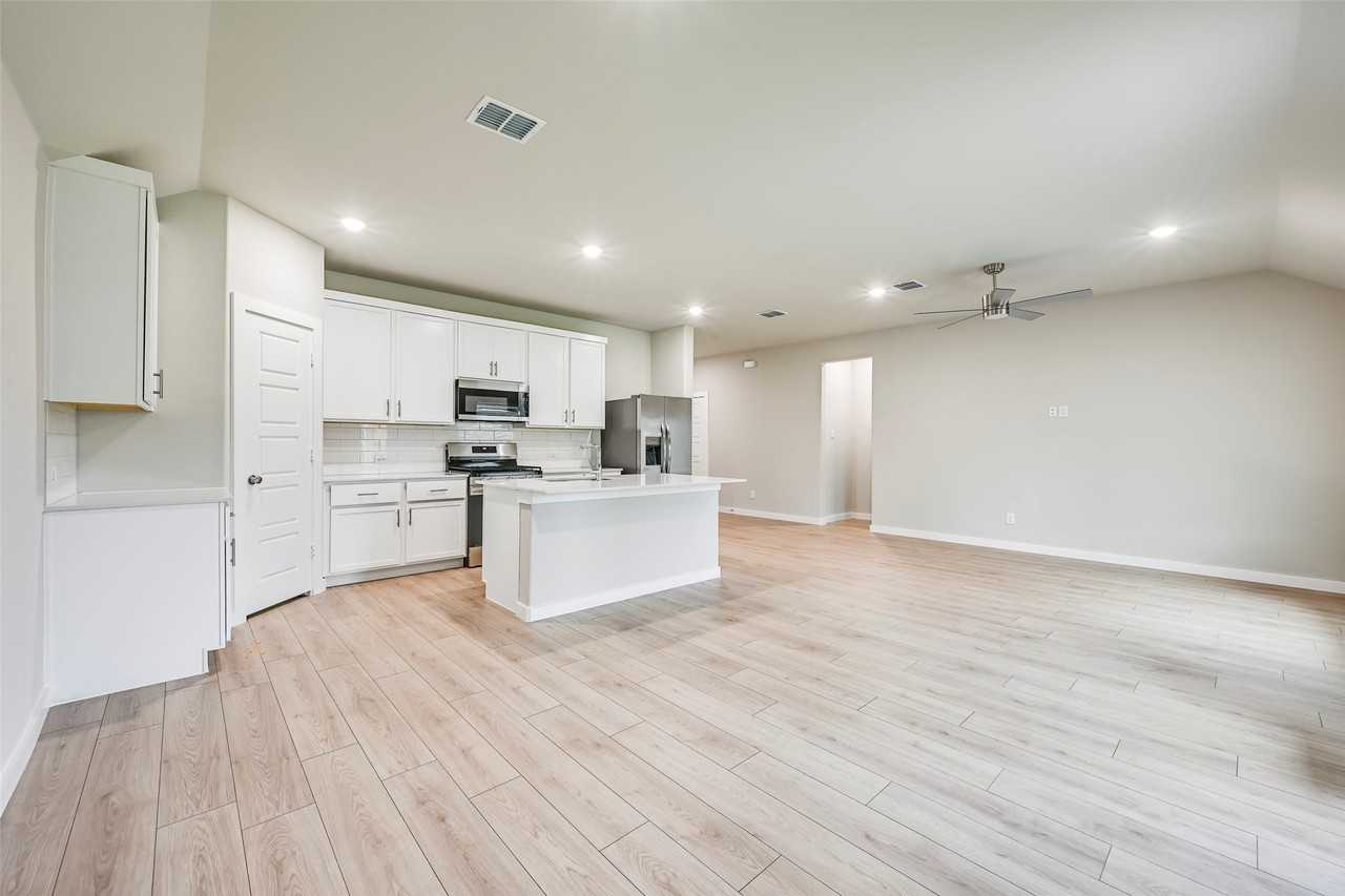 946 Olive Dr - Photo 6 of 15
