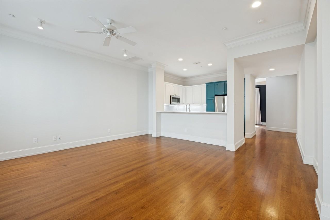 4312 Mckinney Ave #7 - Photo 3 of 25