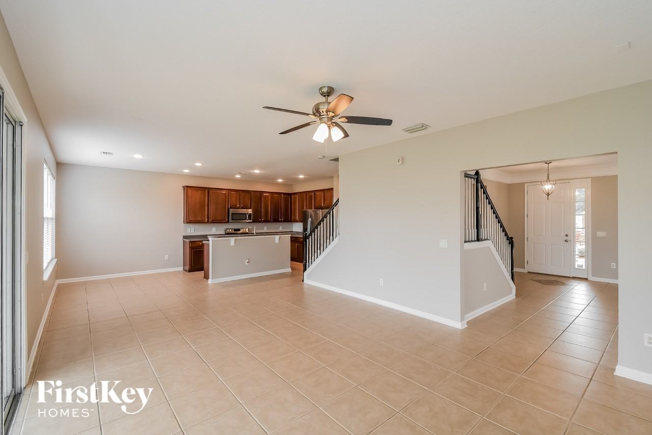 8327 Highgate Dr - Photo 4 of 15