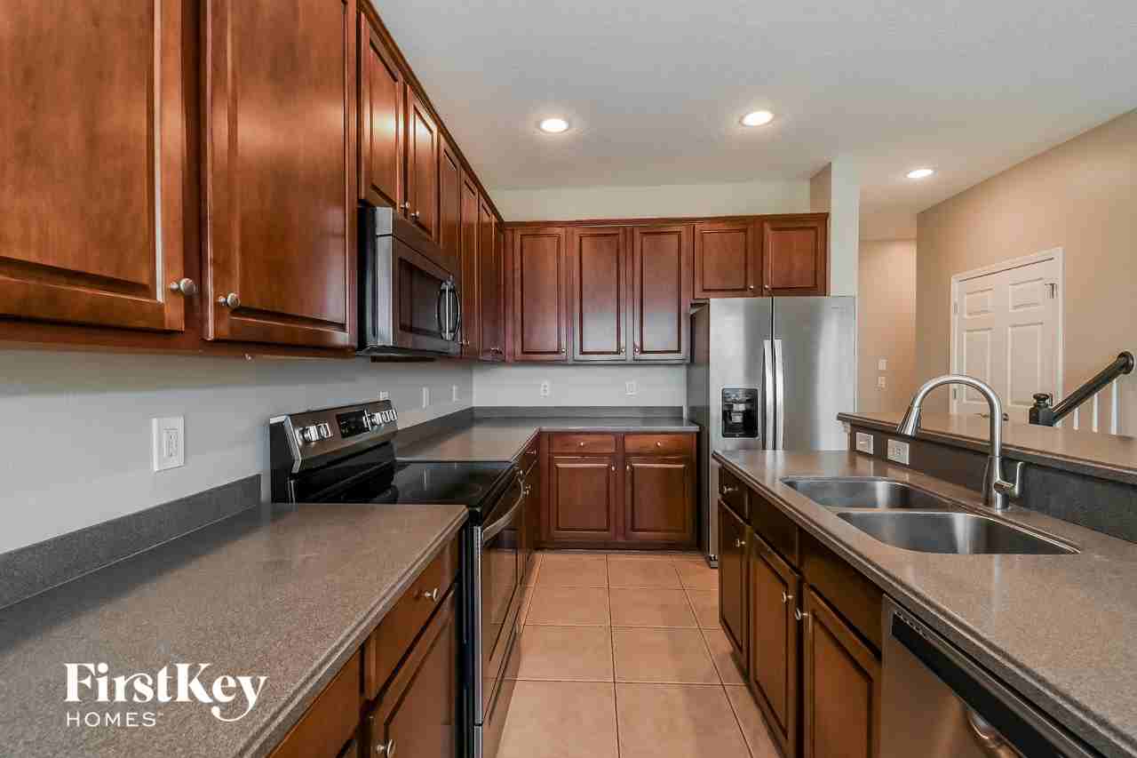 8327 Highgate Dr - Photo 6 of 15