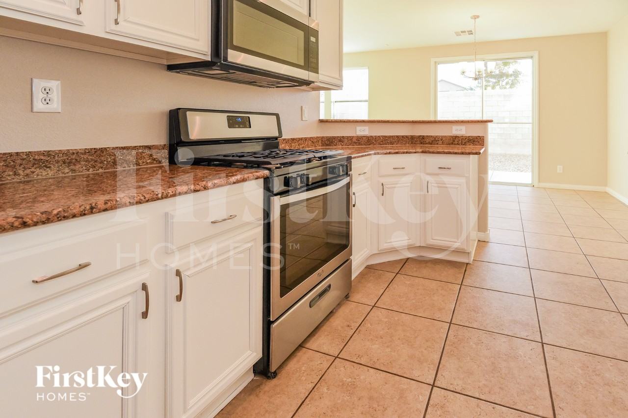 215 Del Cira Ave - Photo 7 of 18