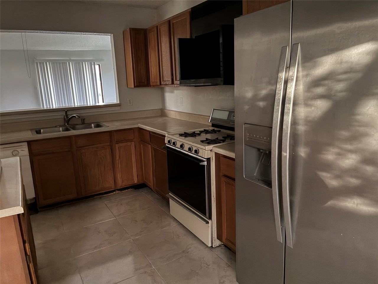 2310 La Costa - Photo 7 of 9