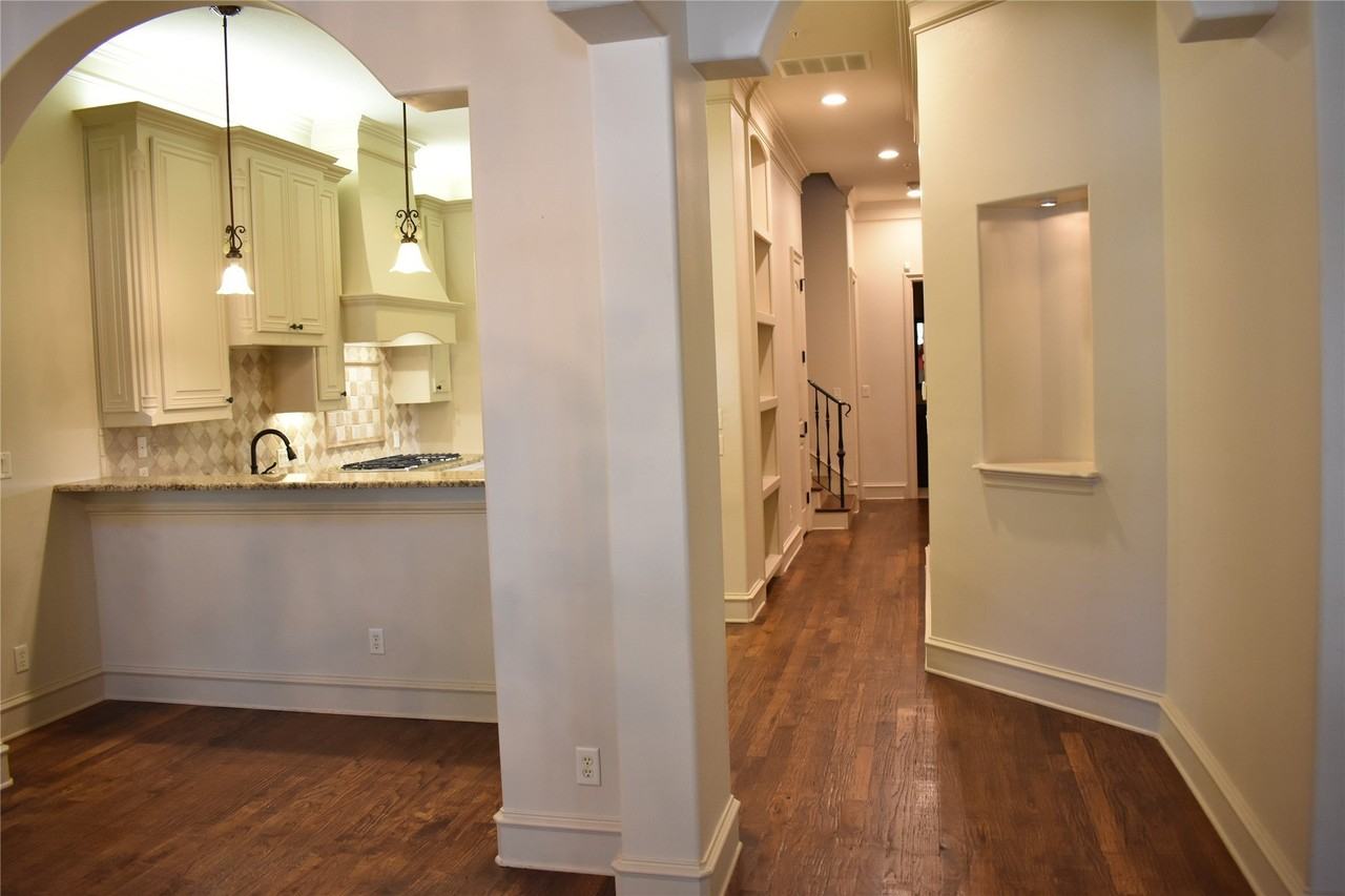 1625 Fountain Pass Dr - Photo 4 of 36