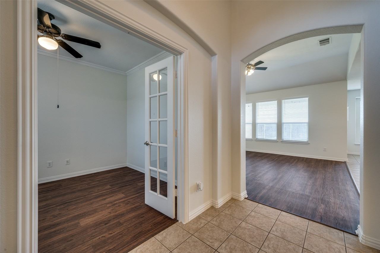 1432 Palestine Dr - Photo 6 of 25