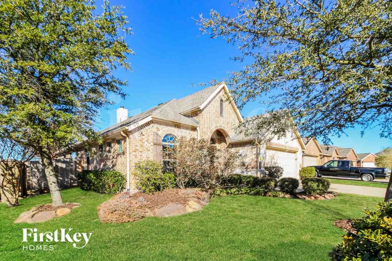 206 Lavaca Dr - Photo 2 of 19
