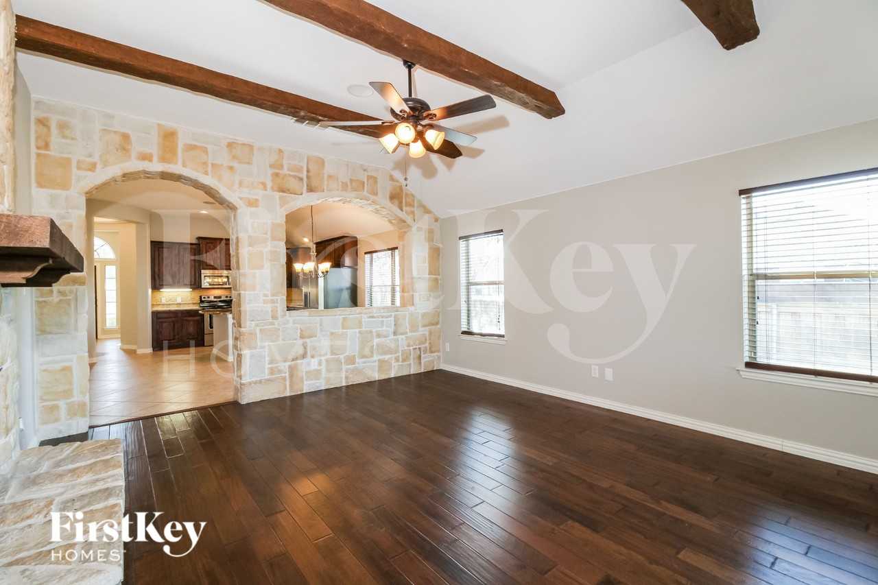 206 Lavaca Dr - Photo 6 of 19