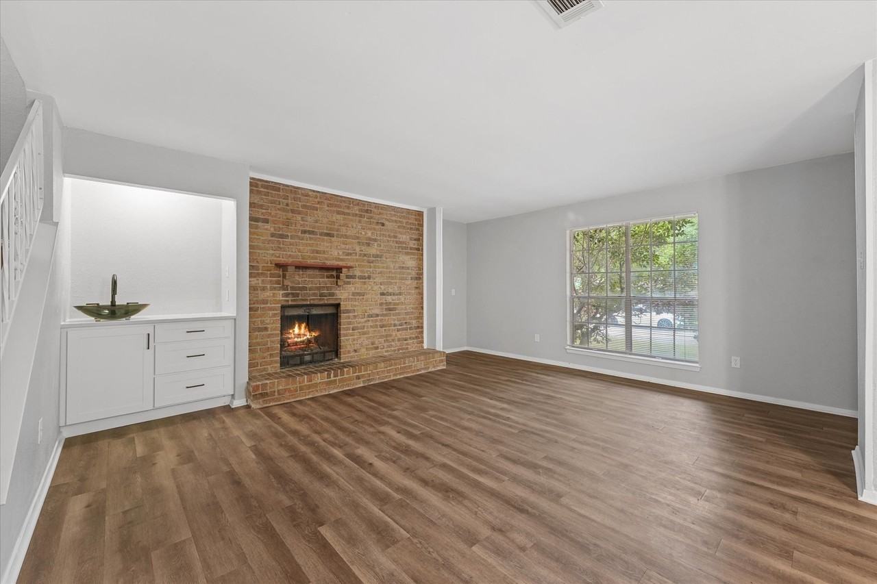 4005 Ridgebrook Dr - Photo 4 of 18