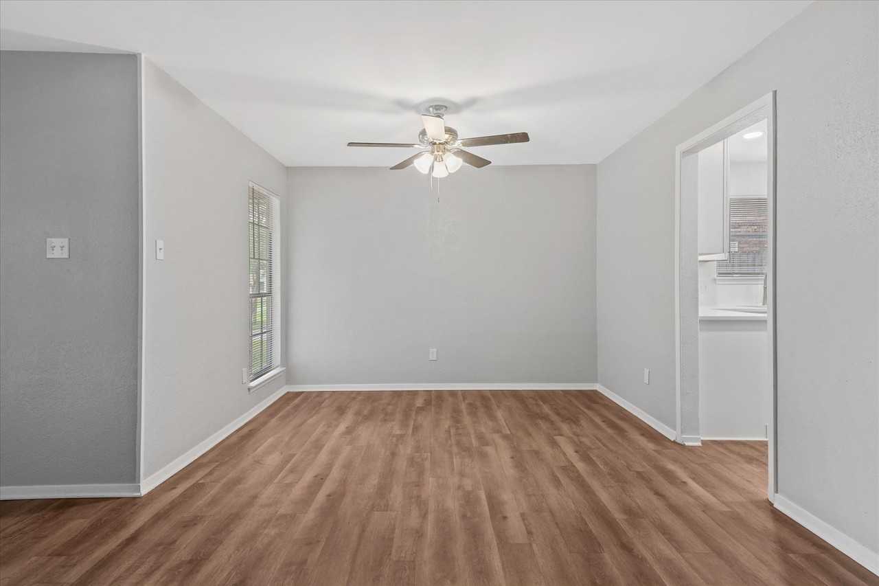 4005 Ridgebrook Dr - Photo 6 of 18