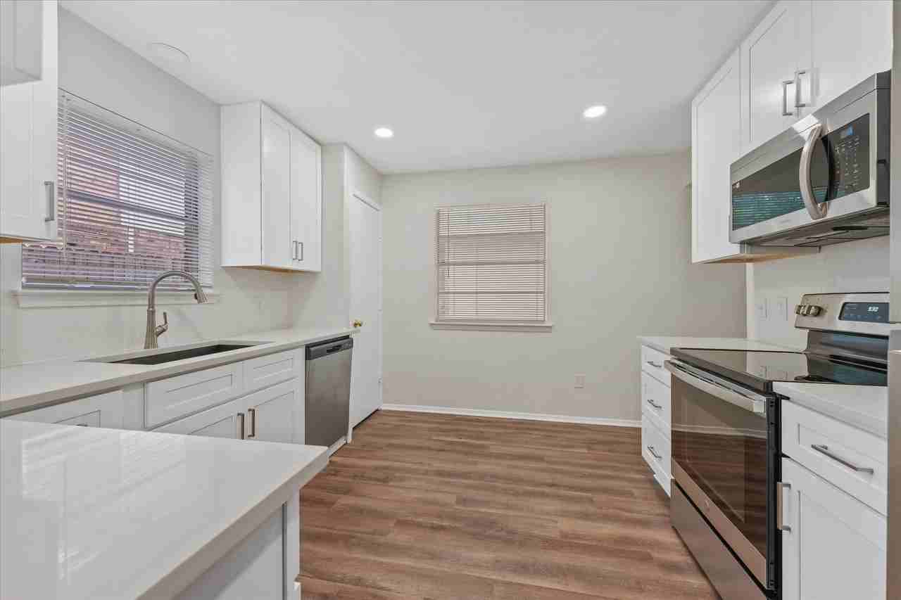 4005 Ridgebrook Dr - Photo 7 of 18