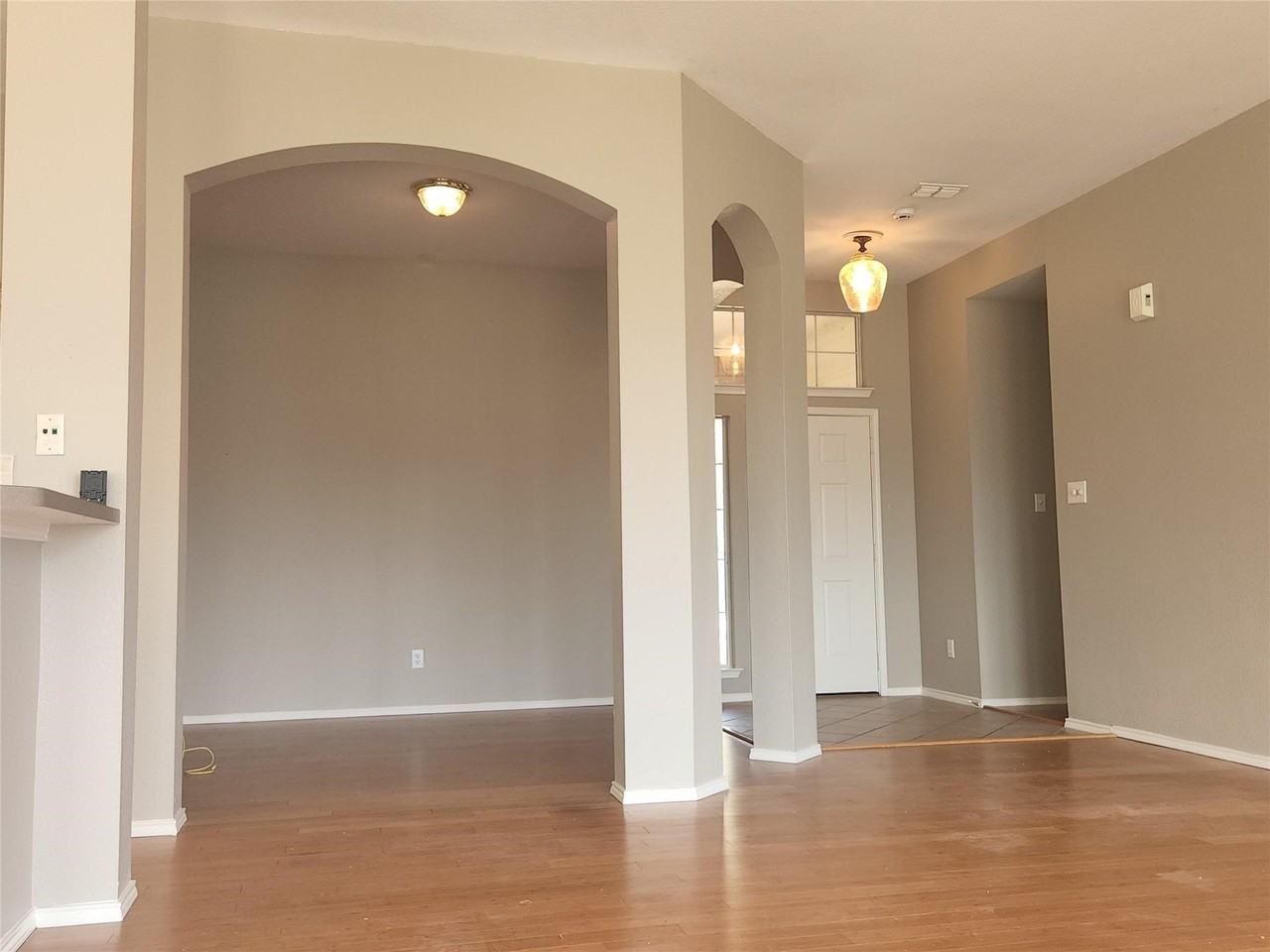 11203 Newberry Dr - Photo 6 of 27
