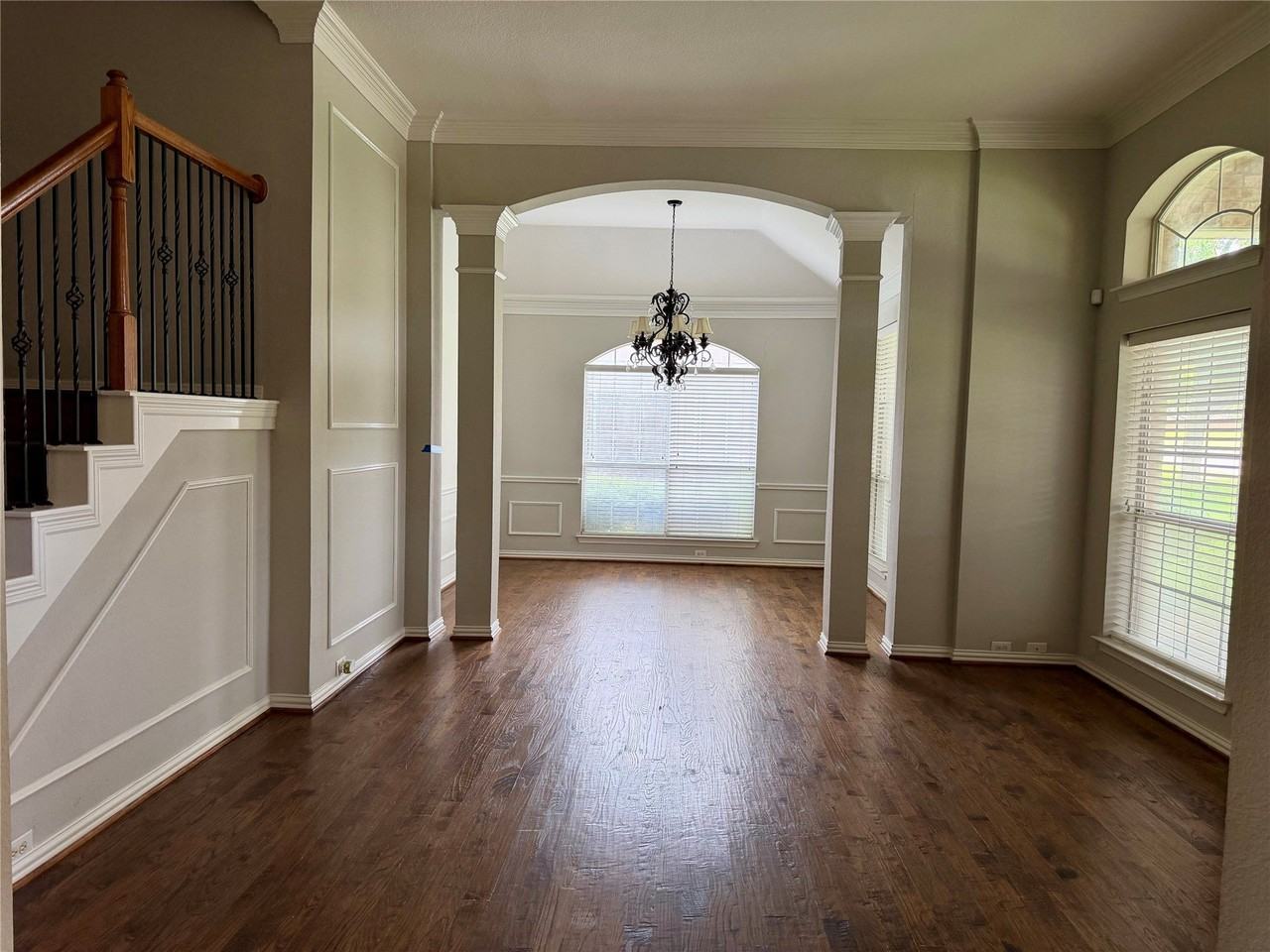 4309 Wingren Dr - Photo 5 of 32