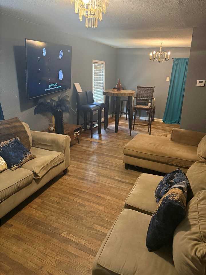 3204 Prospect Ave - Photo 2 of 6