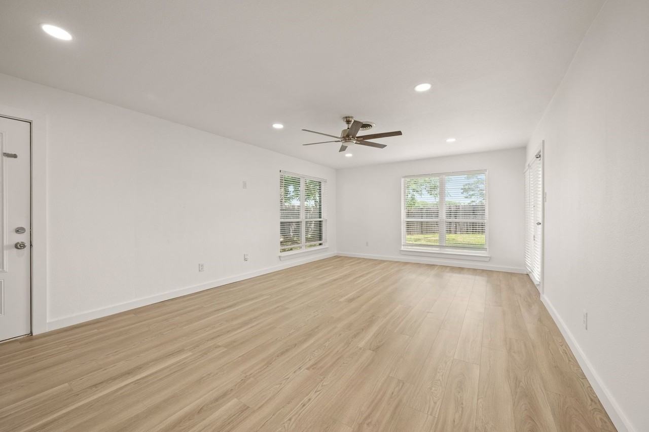 840 Edgehill Dr - Photo 2 of 18